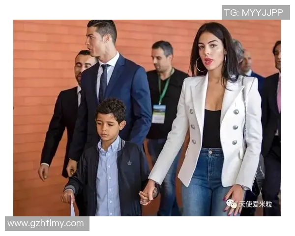 足坛太太团聚焦揭秘足球明星老婆女友情感故事与幕后生活